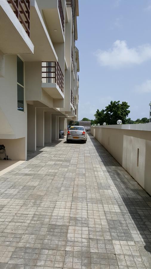 Acons Palm Beach Alibag Eksteriør billede