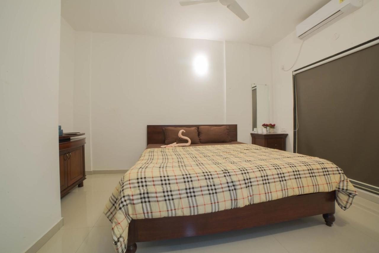 Acons Palm Beach Alibag Eksteriør billede