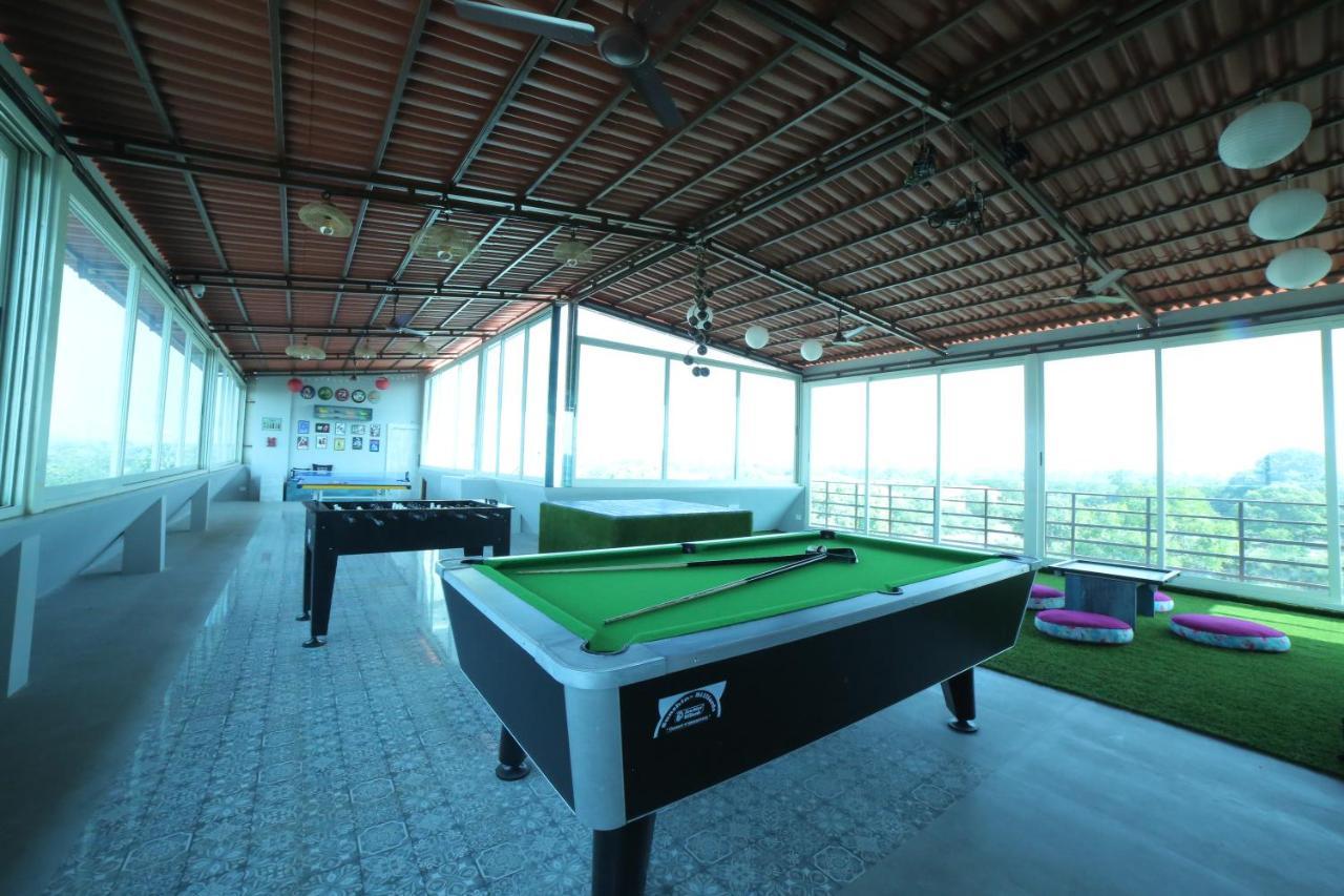 Acons Palm Beach Alibag Eksteriør billede