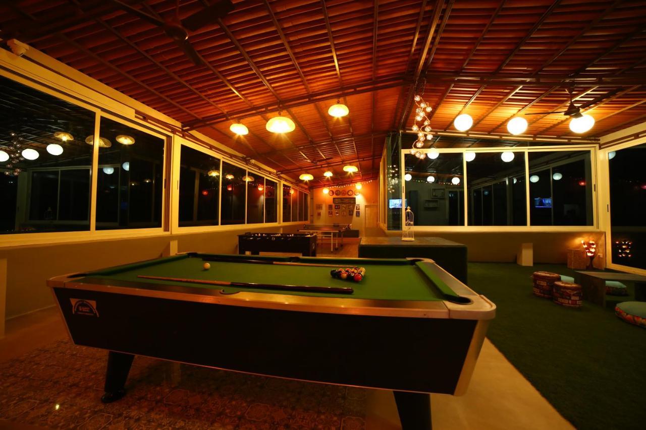 Acons Palm Beach Alibag Eksteriør billede